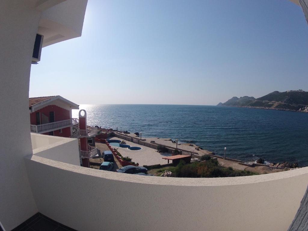 Apartments Atlantis Dobra Voda Exterior photo
